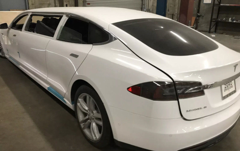 Illustration for article titled There's A Tesla Model S Limo On eBay That's Currently Going For Less Than An Actual Model S